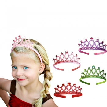 Kids play Hair Crowns